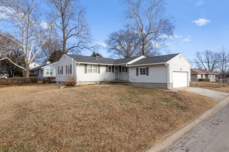 737 N Nettleton Ave, Bonner Springs, KS 66012