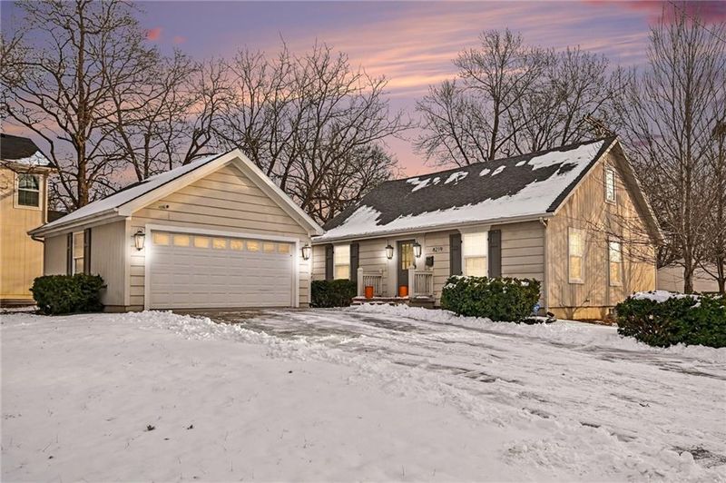 8219 Walnut St, Kansas City, MO 64114