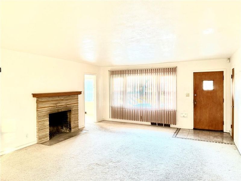 6636 Agnes Ave, Kansas City, MO 64132