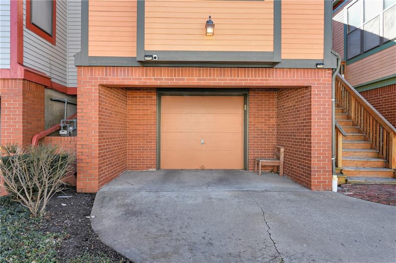 115 E 29th St, Kansas City, MO 64108