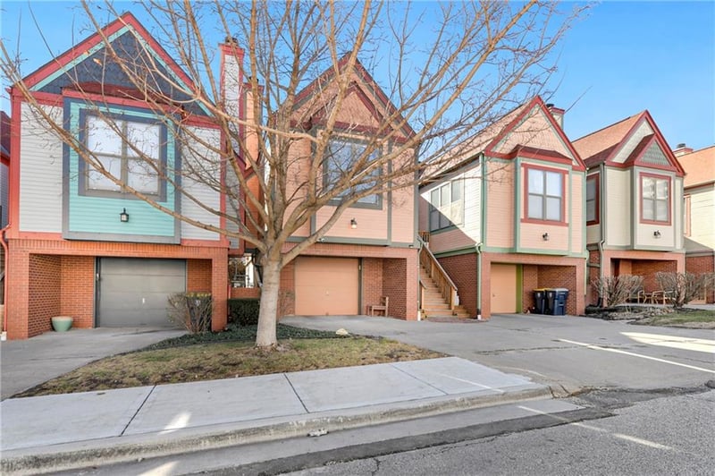 115 E 29th St, Kansas City, MO 64108