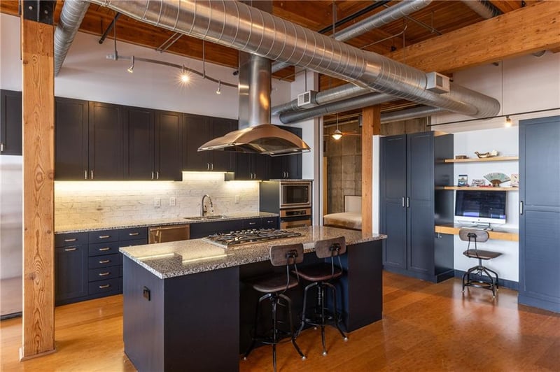 210 W 5th St #203, Kansas City, MO 64105