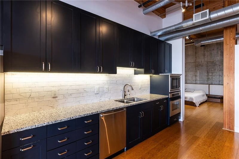 210 W 5th St #203, Kansas City, MO 64105