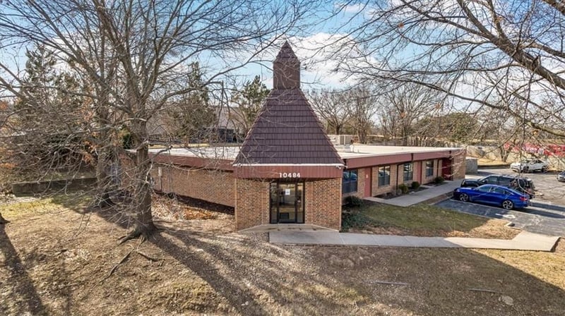 10484 Marty St, Overland Park, KS 66212