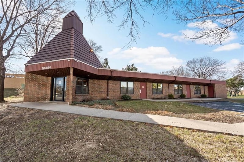 10484 Marty St, Overland Park, KS 66212