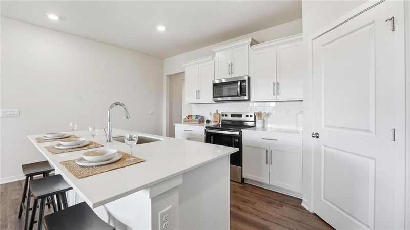 19601 W 201st St, Spring Hill, KS 66083