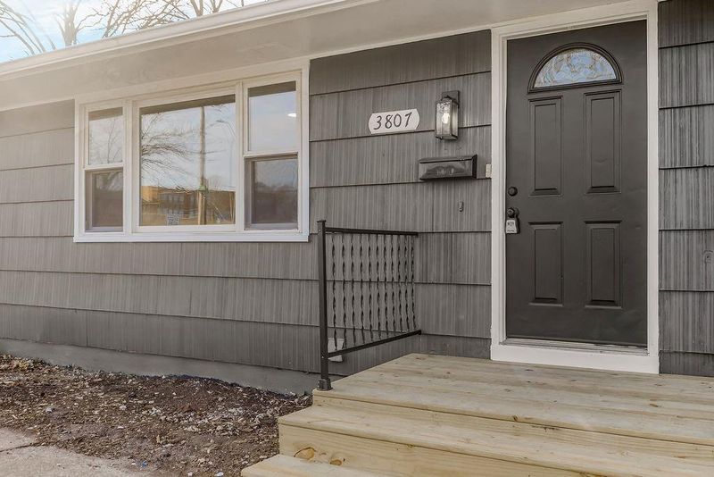 3807 E 106th Ter, Kansas City, MO 64137