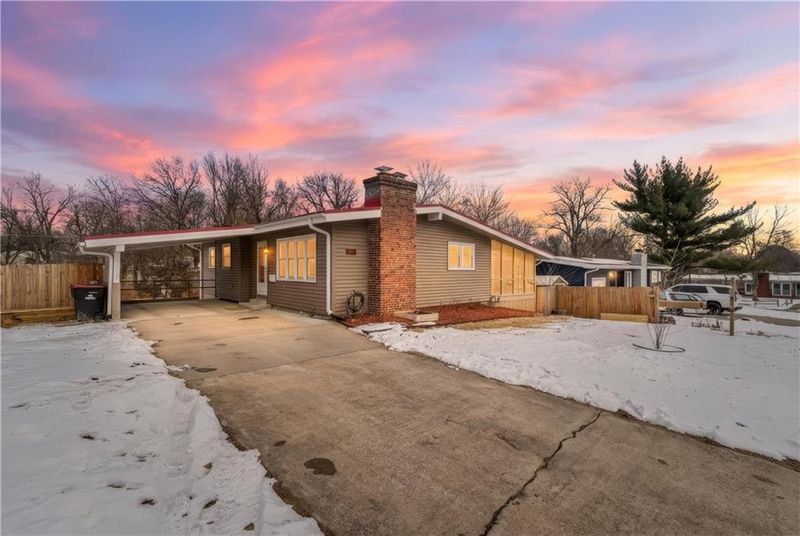 903 E Clark St, Warrensburg, MO 64093