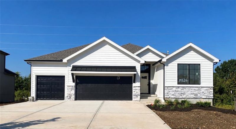 19326 Skyview Ln, Spring Hill, KS 66083