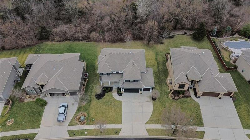 8441 Shady Bend Rd, Lenexa, KS 66227