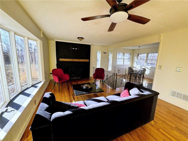 12915 Porter Rd, Kansas City, MO 64152