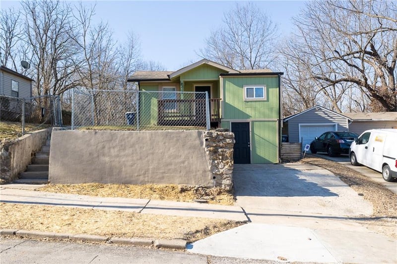 4218 Cypress Ave, Kansas City, MO 64130