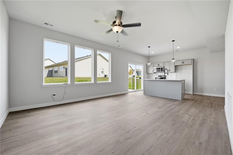 27118 E Oak View Dr, Lee's Summit, MO 64086