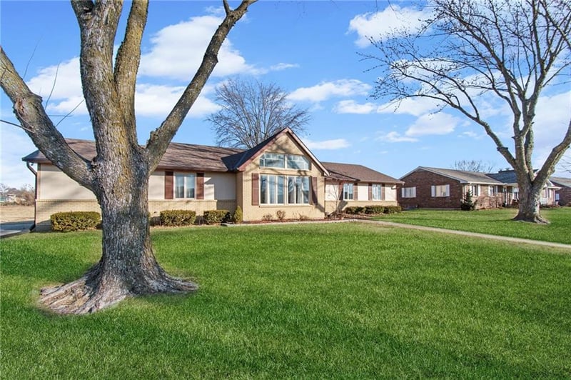 201 Johnson Cir, Carrollton, MO 64633