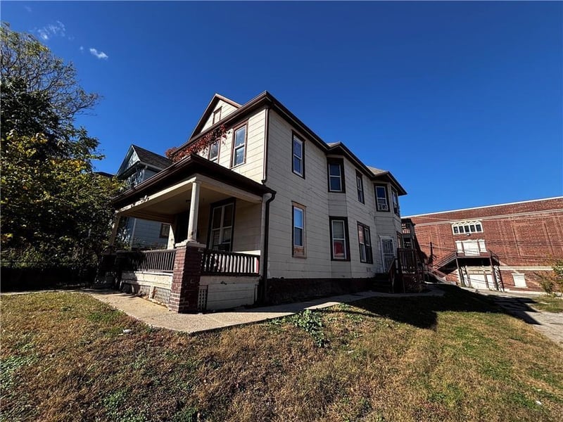 820 Tauromee St, Kansas City, KS 66101
