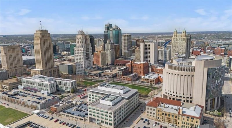 600 E Admiral Blvd #1703, Kansas City, MO 64106