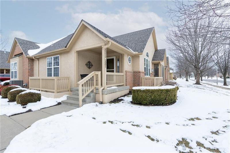 15212 S Greenwood St #2001, Olathe, KS 66062