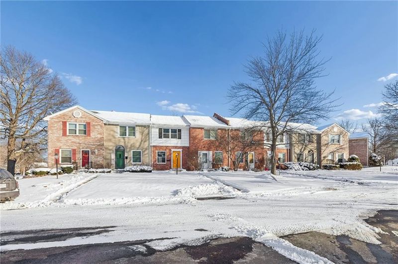 8715 Sycamore Ave, Kansas City, MO 64138