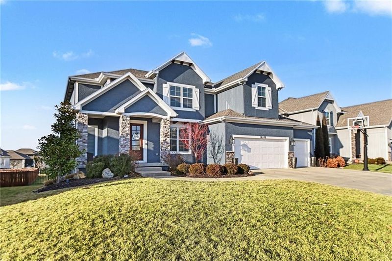 16538 S Lichtenauer Dr, Olathe, KS 66062