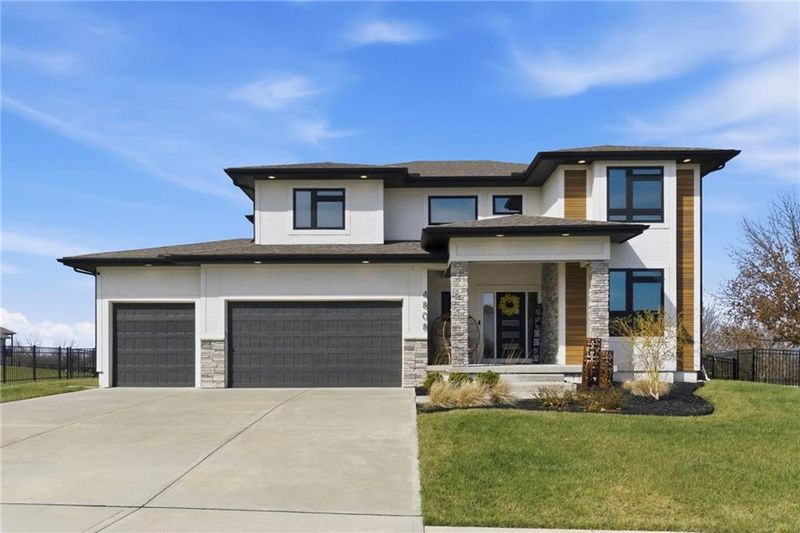 4808 Jamestown Dr, Lee's Summit, MO 64064