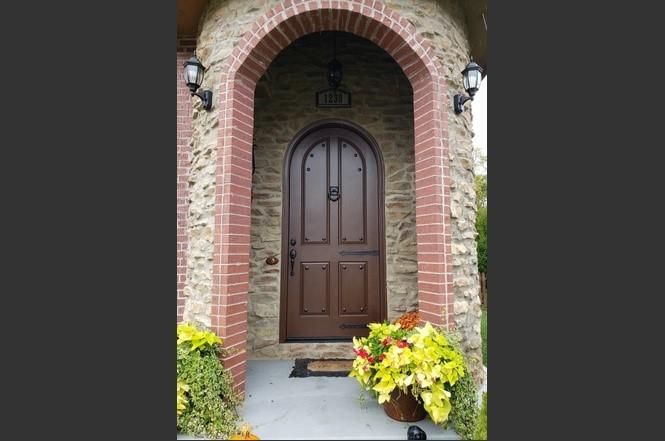 1230 SW Arborway Dr, Lee's Summit, MO 64082