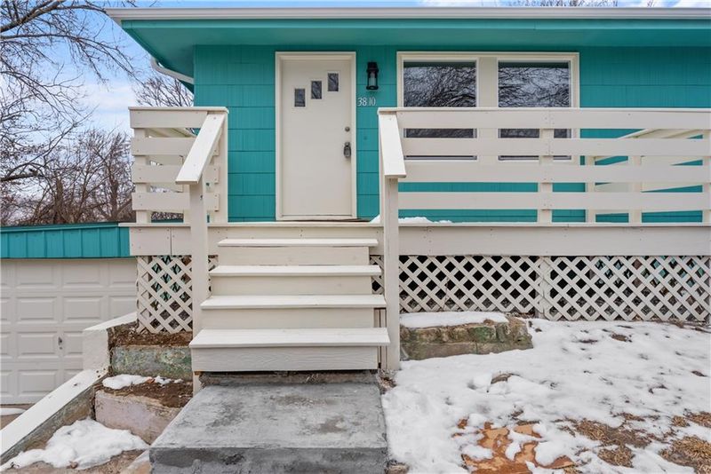 3810 Laurel Ave, Kansas City, MO 64133