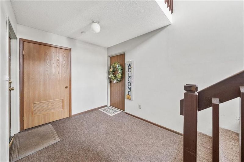 8143 Holmes Rd #101, Kansas City, MO 64131