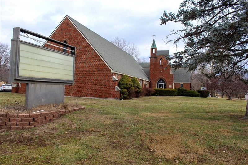 12613 Grandview Rd, Grandview, MO 64030