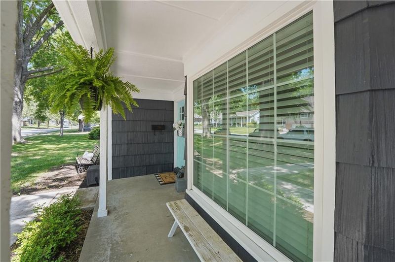 9849 Riggs St, Overland Park, KS 66212