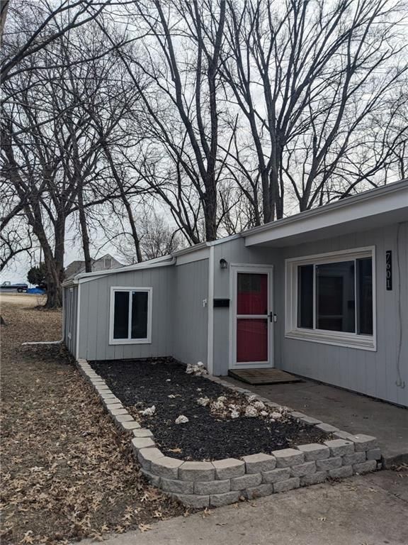 7601 High Grove Rd, Grandview, MO 64030