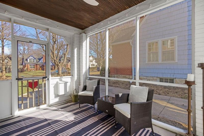 207 E 73rd Ter, Kansas City, MO 64114