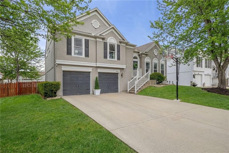 1864 W Cedar St, Olathe, KS 66061