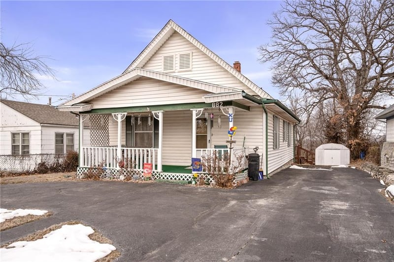 882 Shawnee Rd, Kansas City, KS 66103