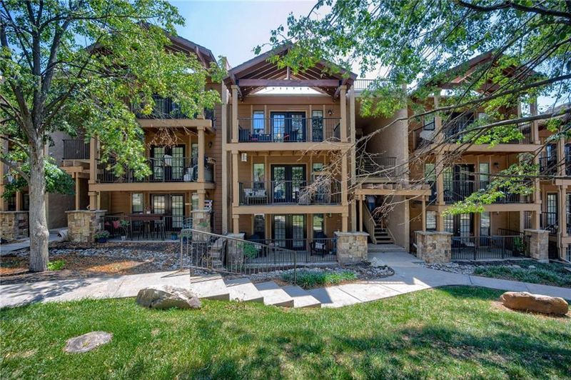 4727 Jarboe St #53, Kansas City, MO 64112