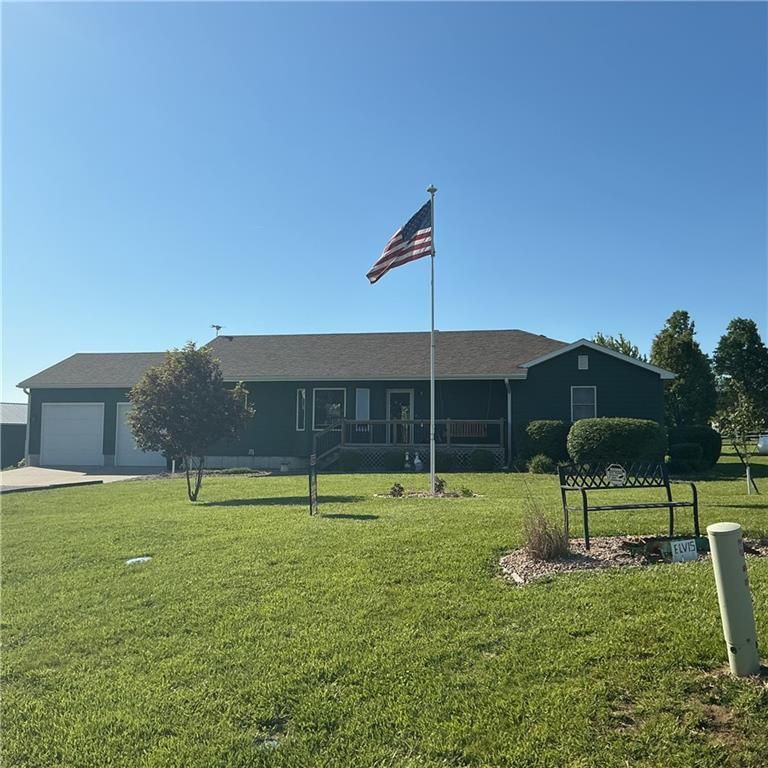 2915 Oak Hill Rd, Vassar, KS 66543