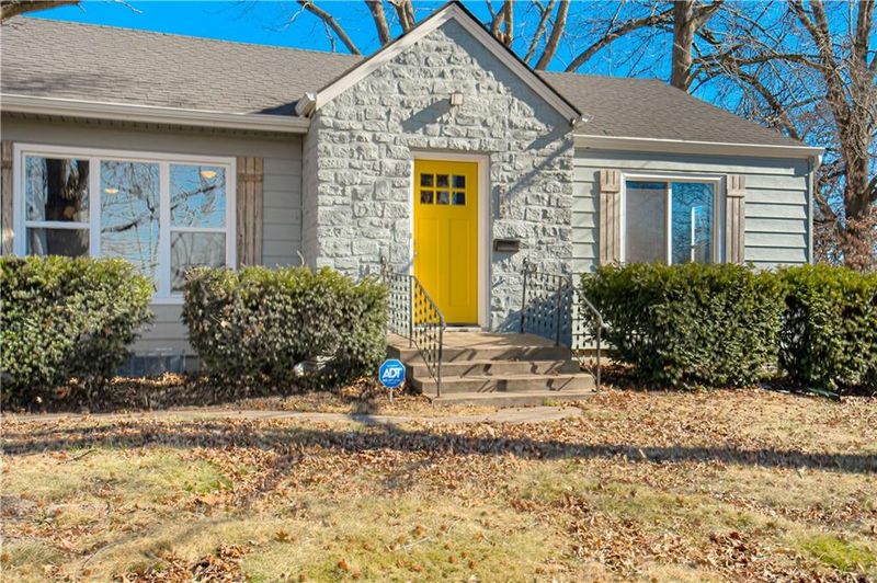 513 S Cedar St, Belton, MO 64012