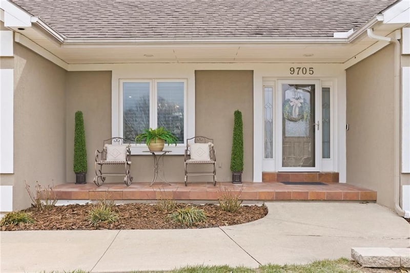 9705 Leslie Ave, Kansas City, MO 64139