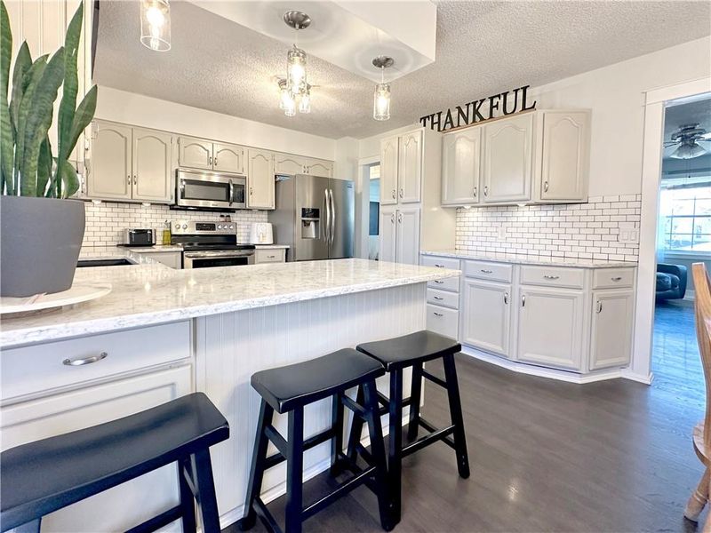 15404 S Summertree Ln, Olathe, KS 66062