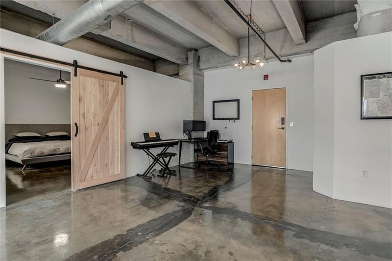 360 W Pershing Rd #230, Kansas City, MO 64108
