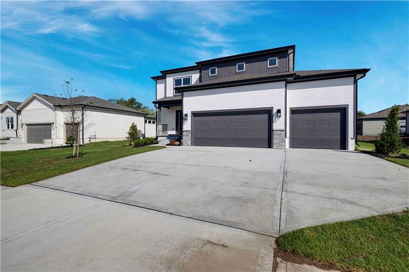 18550 W 195 St W, Spring Hill, KS 66083