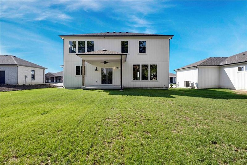 18550 W 195 St W, Spring Hill, KS 66083