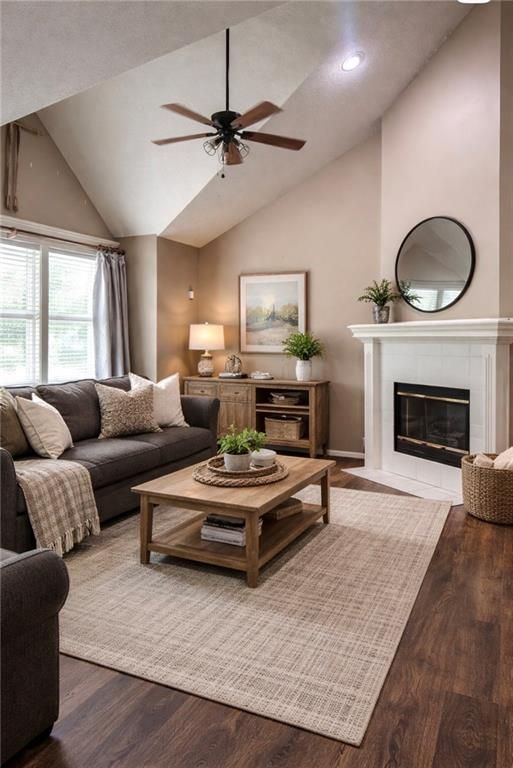 208 N Pacific Ct, Raymore, MO 64083