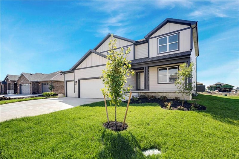 18555 W 195 St W, Spring Hill, KS 66083