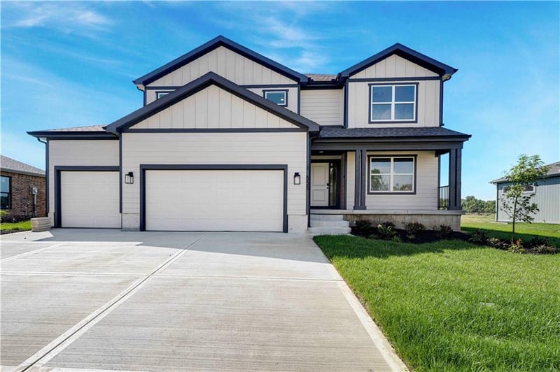 18555 W 195 St W, Spring Hill, KS 66083