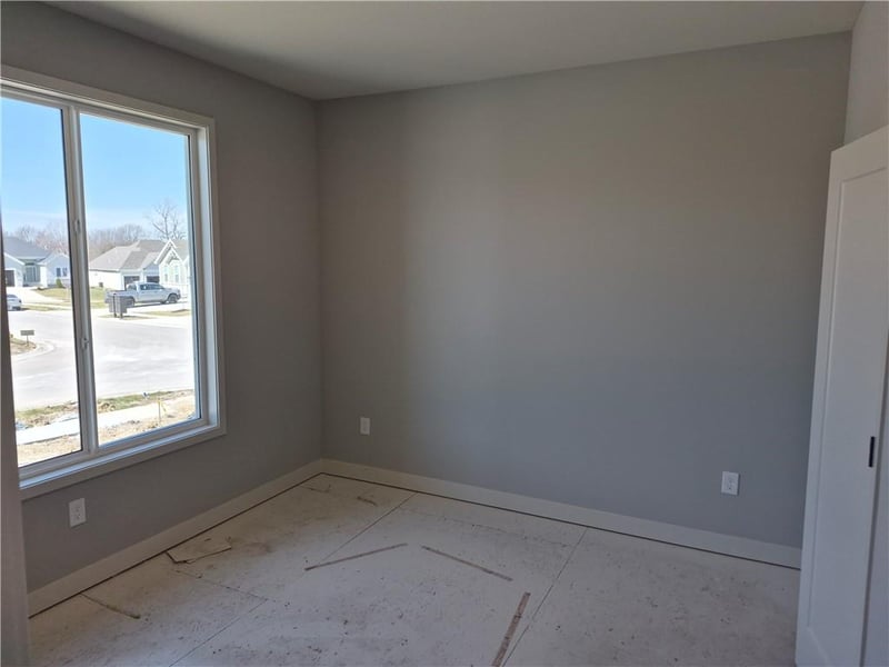 4551 145th Ter, Basehor, KS 66007
