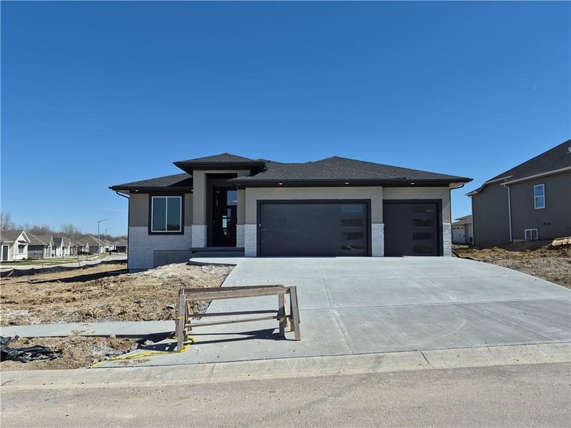 4551 145th Ter, Basehor, KS 66007