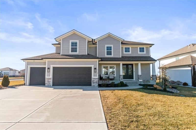 3130 SW Blue Ribbon St, Lee's Summit, MO 64082