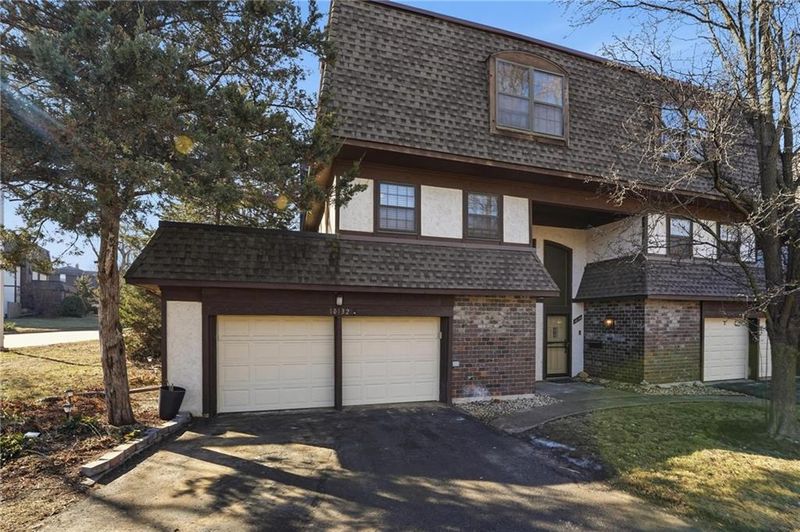 10132 Locust St, Kansas City, MO 64131