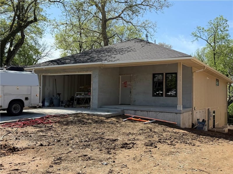 5028 Fontana St, Roeland Park, KS 66205