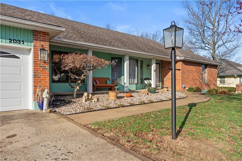 2031 SW 4th St, Lee's Summit, MO 64081